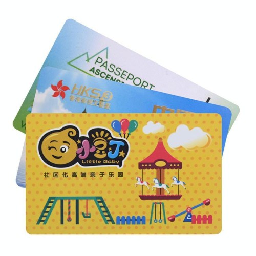 Carta in PVC per parchi di divertimento con codice a barre personalizzato, banda magnetica, chip RFID