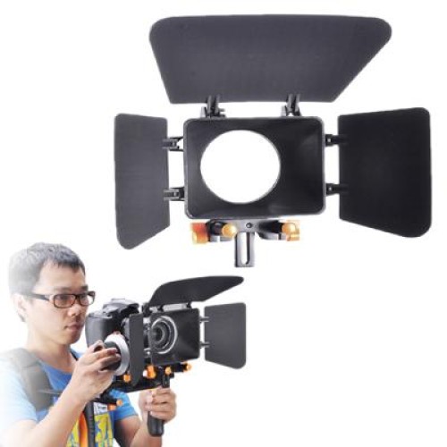 YUNTENG VCT-681 138 cm SLR / Micro-SLR / Fotocamere digitali Treppiede, gambe in alluminio pieghevoli a 4 sezioni, adatto per Canon / Nikon / Panasonic / Pentax / Casio / Sony / Fuji (capacità di carico: 3 kg)