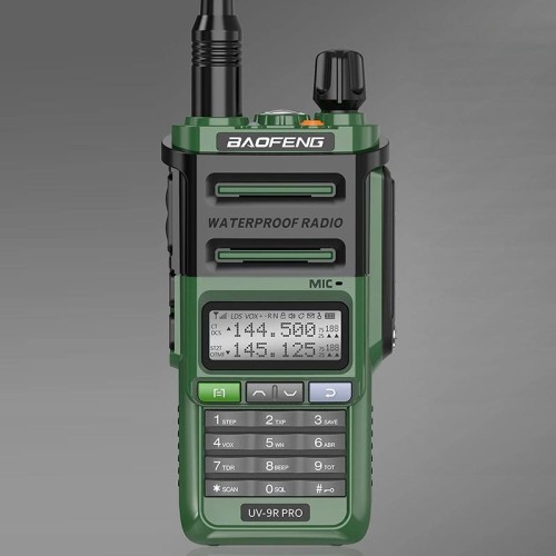 Baofeng UV-9R PRO Schermo LCD a matrice di punti IP57 Walkie Talkie analogico portatile impermeabile, spina: spina UE (verde)